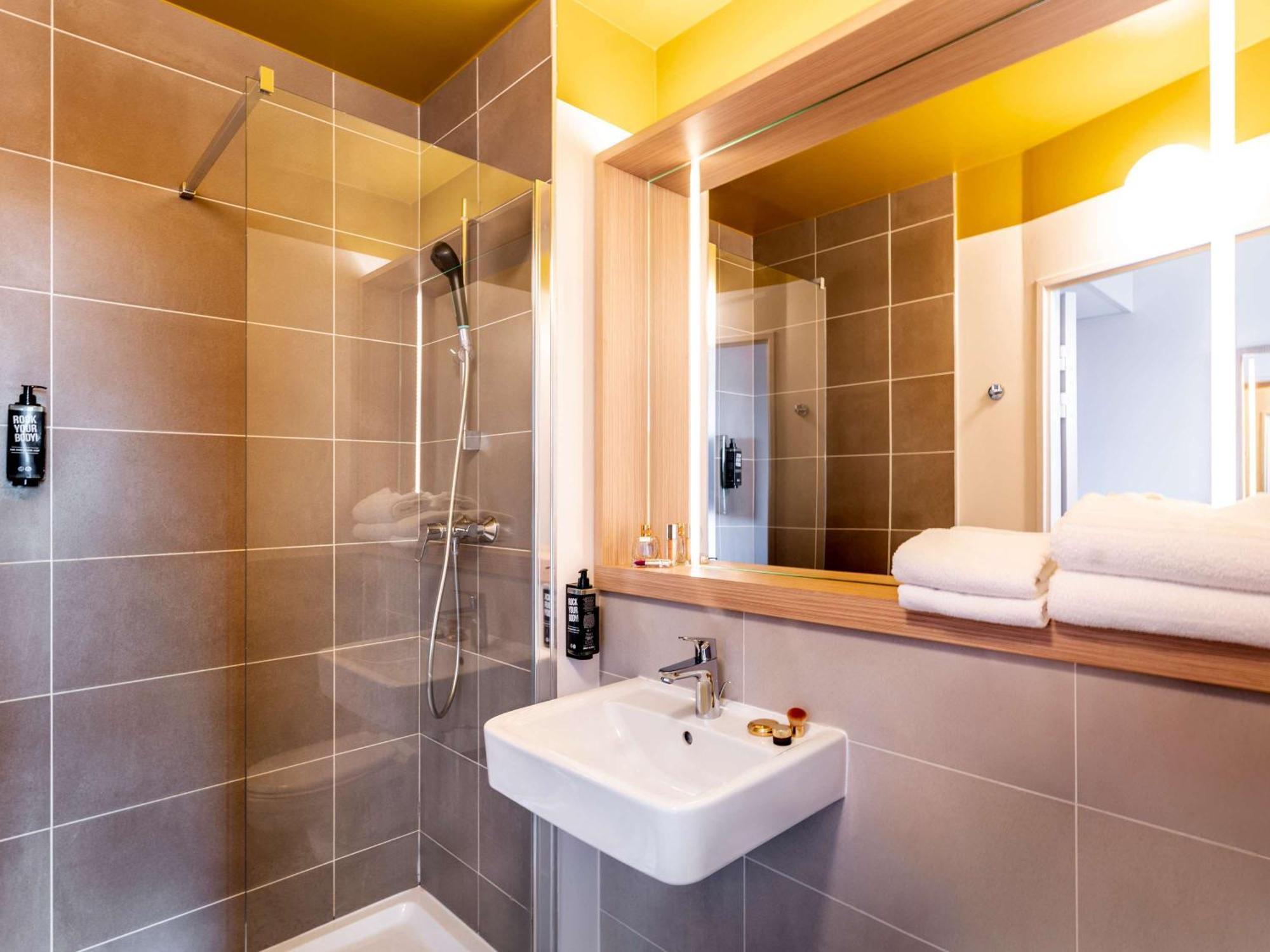 Ibis Styles Prevessin Geneve Aeroport Hotel Exterior photo